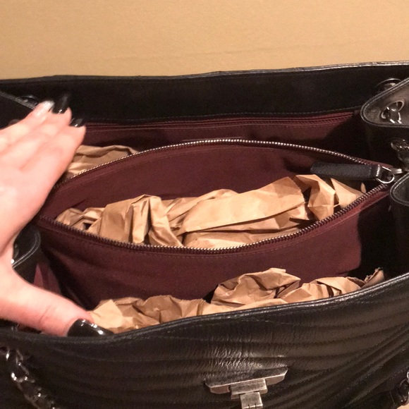 Authentic Chanel handbag brand new been carried 4 or 5 times. (Price drop) - Picture 8 of 9